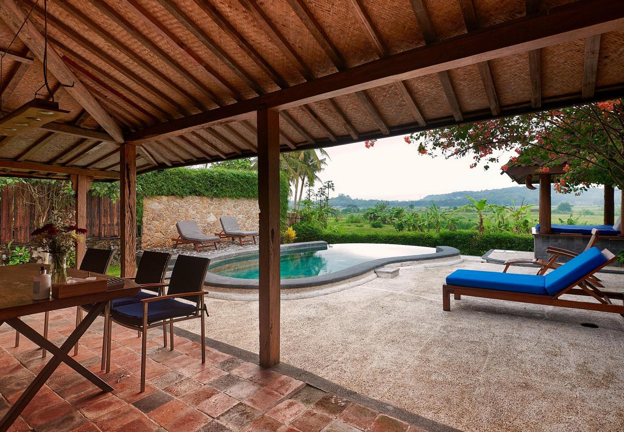 Villa Blue Steps Yogyakarta Exterior photo